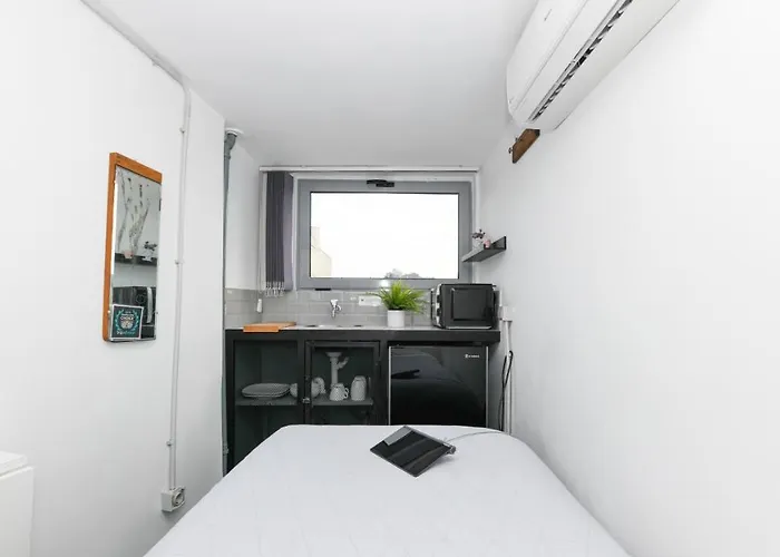 Monastiraki Citycenter Sleepbox- Unspoiled Athens Apartments